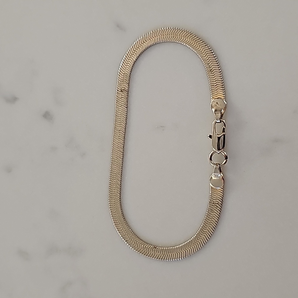 8.5" gold plate bracelet